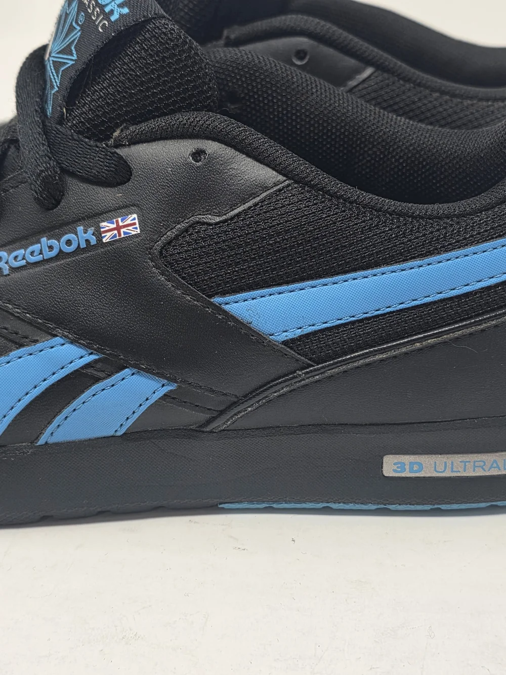 RARE REEBOK Classic Vintage Style Womens Black & Blue Sneaker Size 7.5 NWT